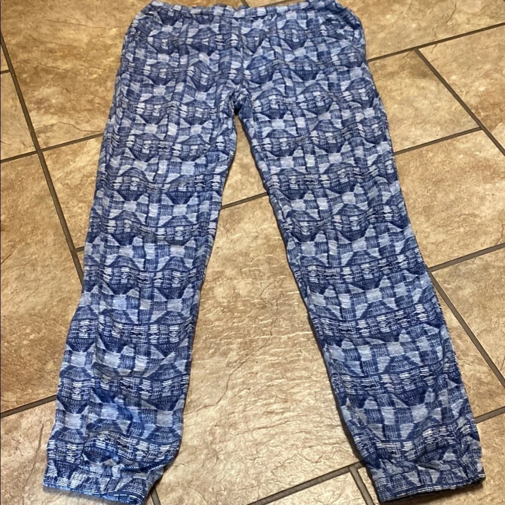 Kids Old Navy Blue and White Patterned Jogger Pants Cozy Resortwear